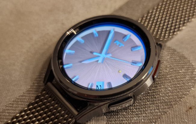 Analog real-time 3D rendered sunburst textured dial